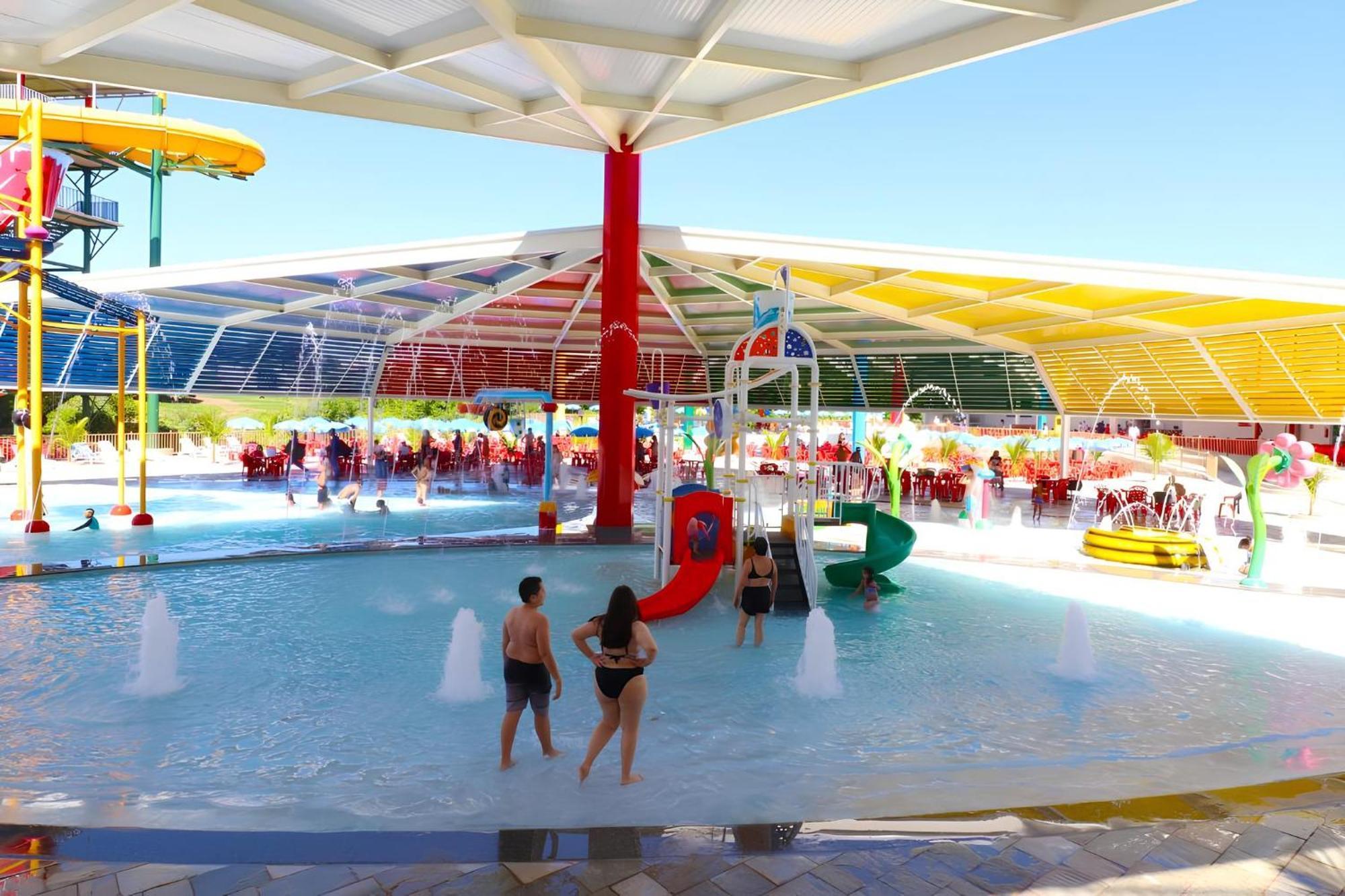 Piazza Diroma Com Acesso Ao Acqua Park Apartment Caldas Novas Luaran gambar